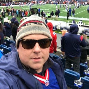 Meet your Posher, Adam